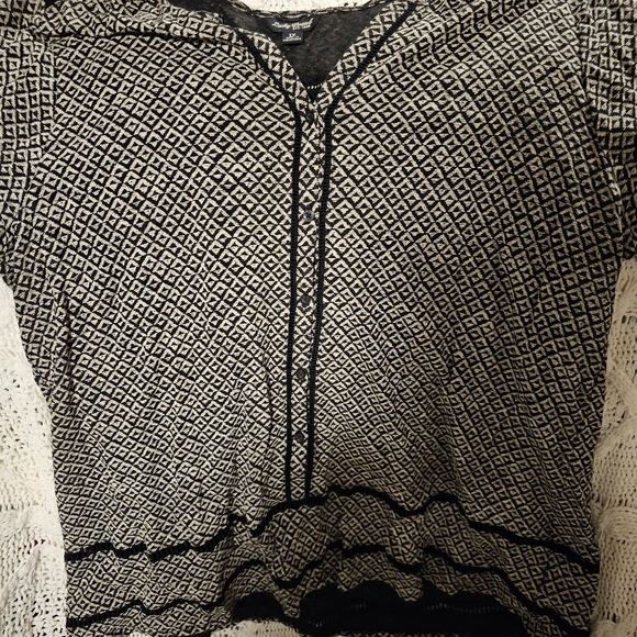 Lucky brand womans 3/4  blouse - Picture 3 of 4